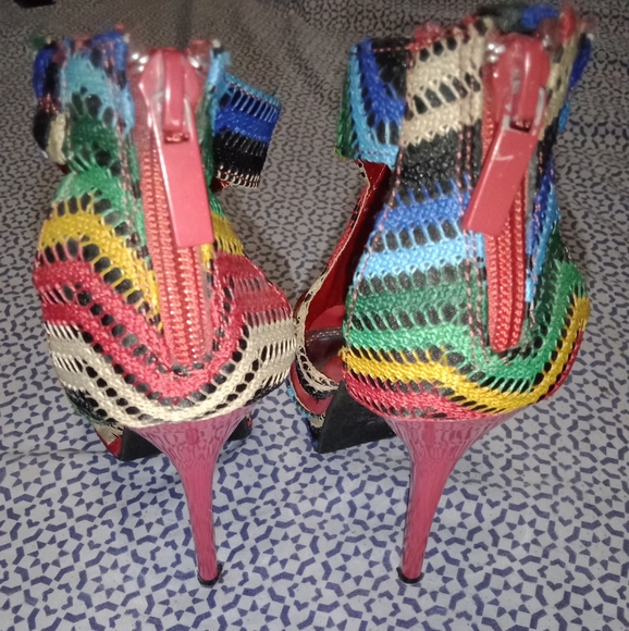 Super cute heels 👠 🥰 - Picture 4 of 8